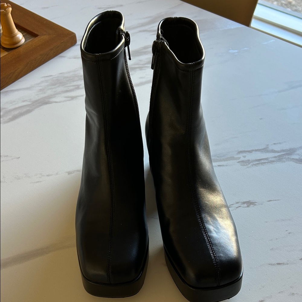 Jefferey Campbell black platform boots. - Picture 4 of 12